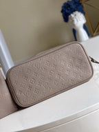 Louis Vuitton Neverfull MM Bag