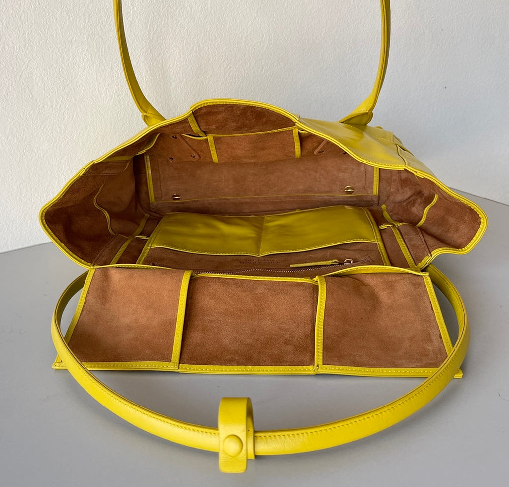 Bottega Veneta Arco Medium Bag