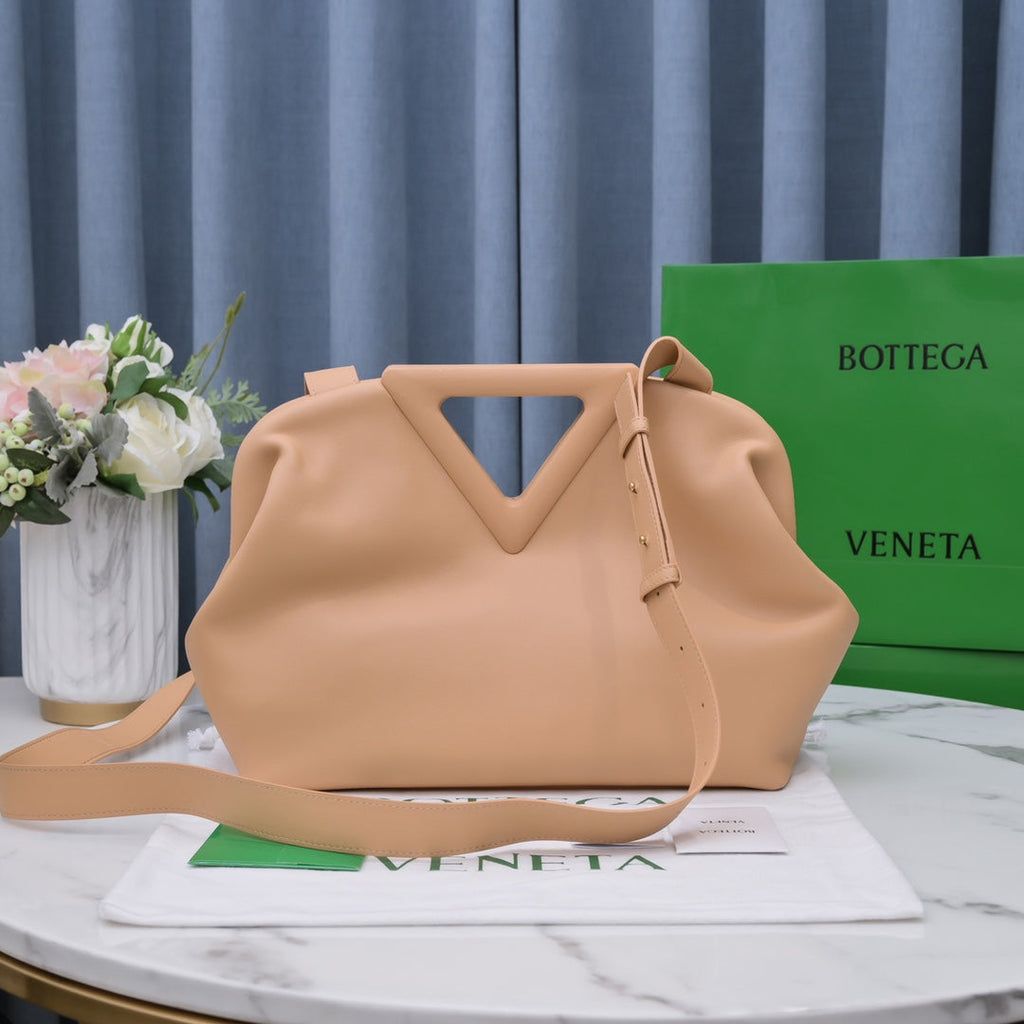 Bottega Veneta Point Medium Bag