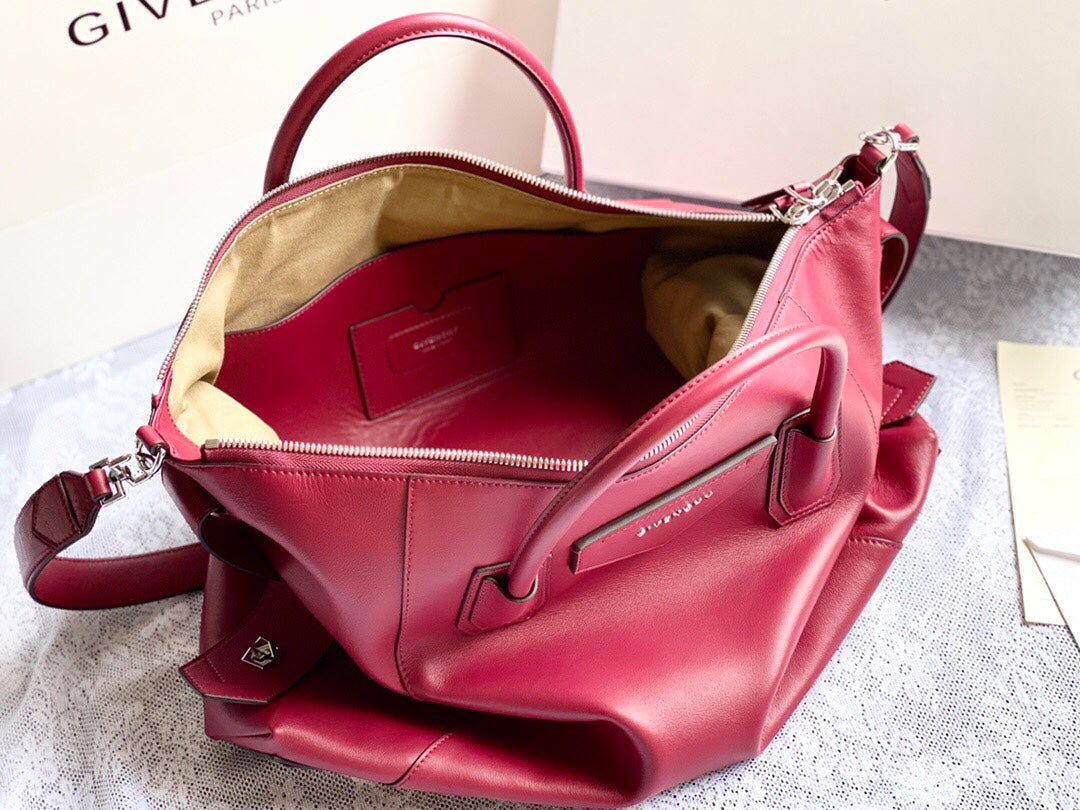 Givenchy Medium Antigona Soft Bag In Smooth Leather