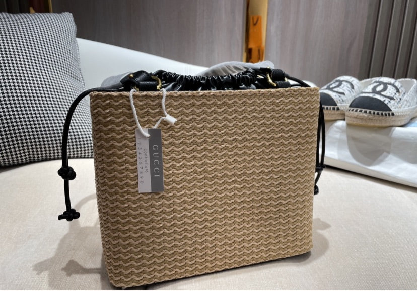Woman Gucci handbag