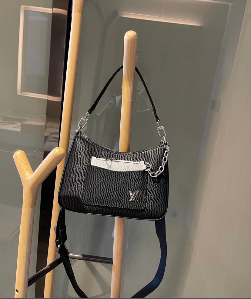 Louis Vuitton leather woman handbag