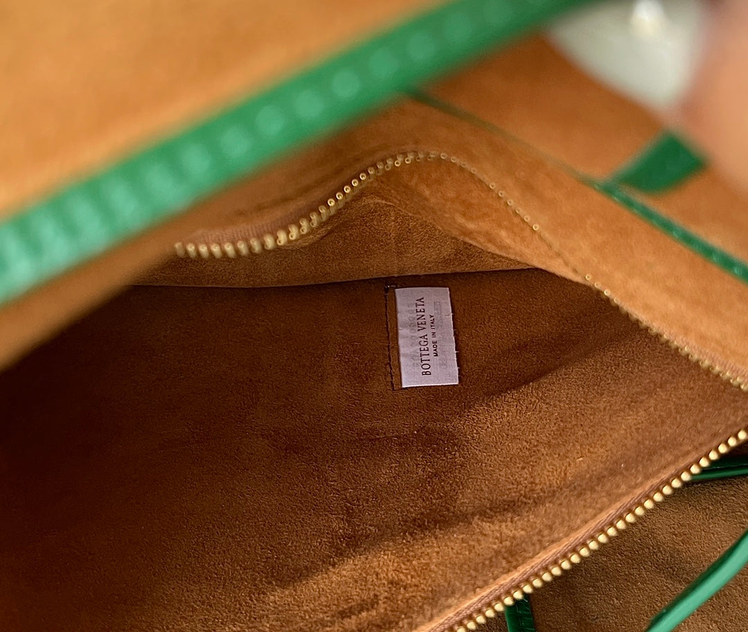 Bottega Veneta Arco Medium Bag