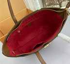 Woman LV shoulder handbag