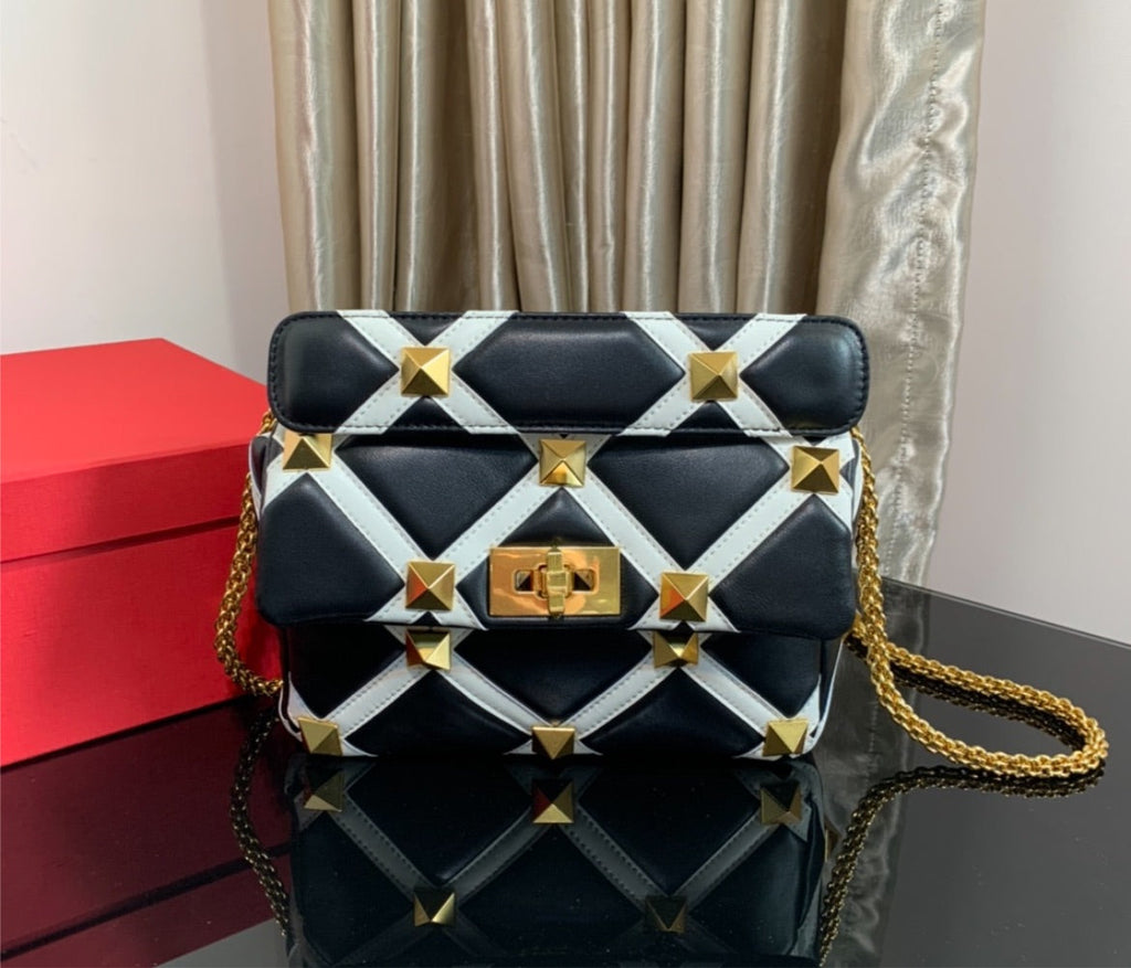 New woman Valentino shoulder handbag