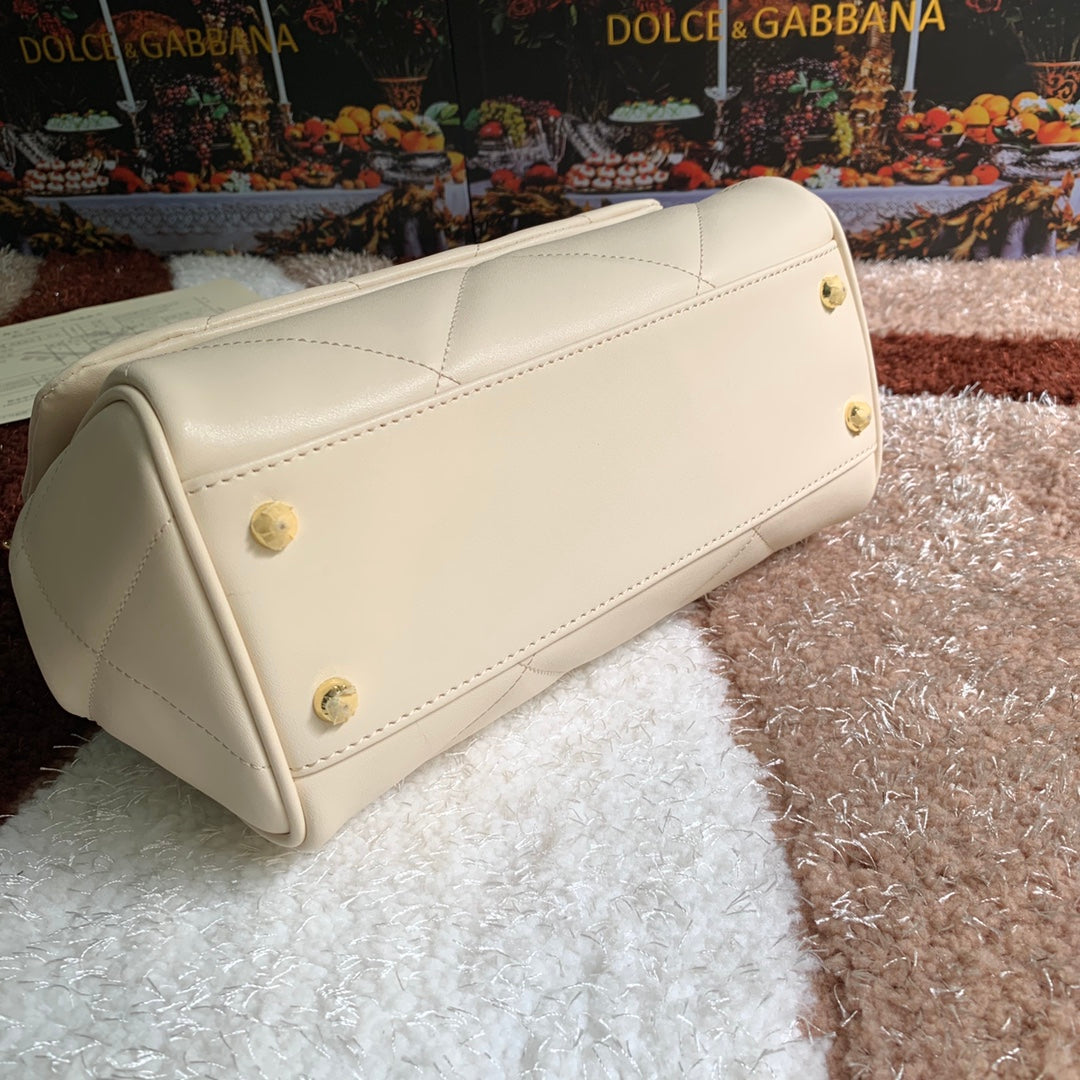 Dolce and Gabbana Medium Sicily Bag In Aria Matelasse  Calfskin