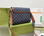 Woman Gucci shoulder Handbag