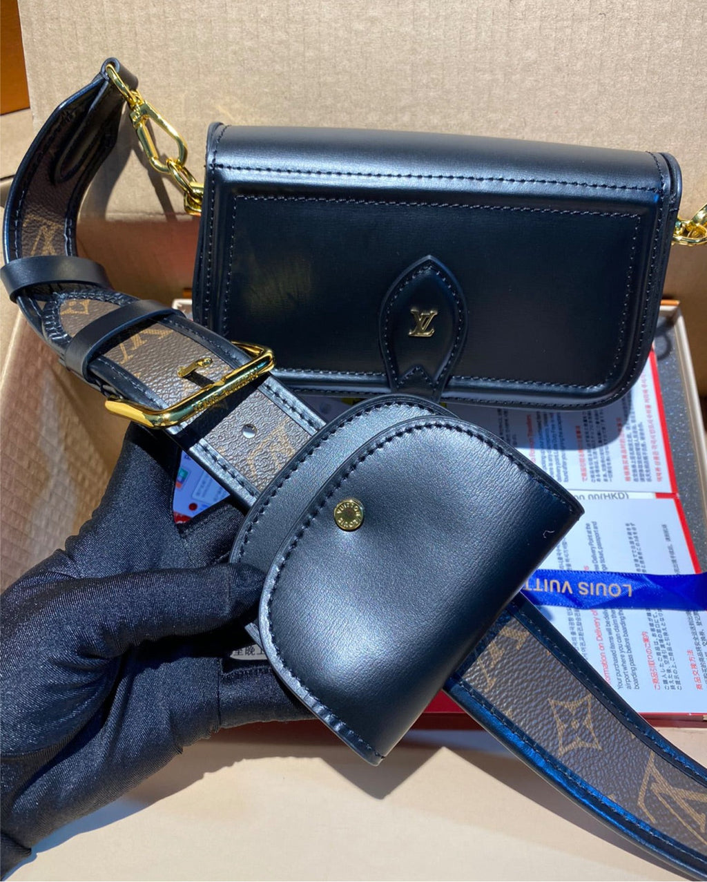Woman LV crossbody