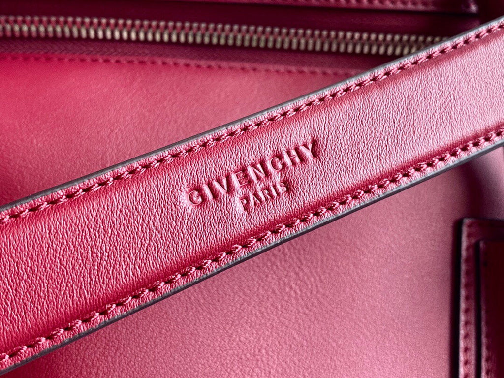 Givenchy Medium Antigona Soft Bag In Smooth Leather