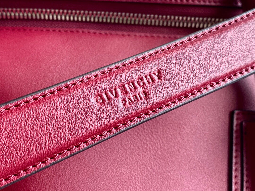 Givenchy Medium Antigona Soft Bag In Smooth Leather