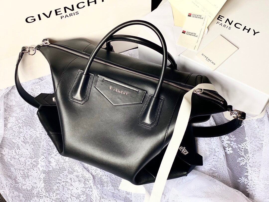 Givenchy Medium Antigona Soft Bag In Smooth Leather
