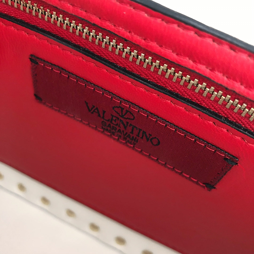 Valentino Garavani  Rockstud Spike Medium  Bag