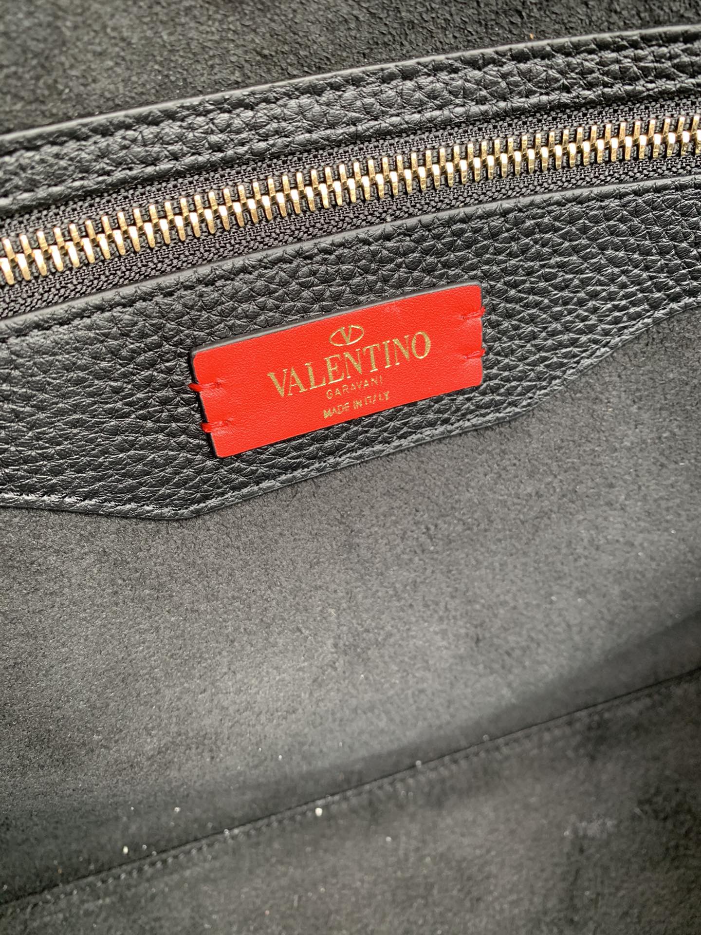 Valentino Garavani Rockstud Calfskin Grainy Tote Bag
