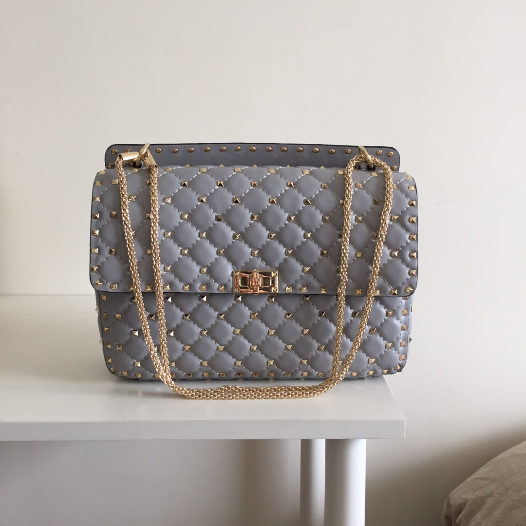 Valentino Garavani  Rockstud Spike Medium  Bag