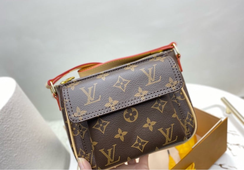 SALE 🚨LV crossbody everyday wear