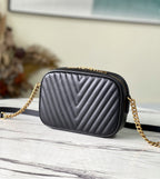 New woman LV crossbody/shoulder handbag