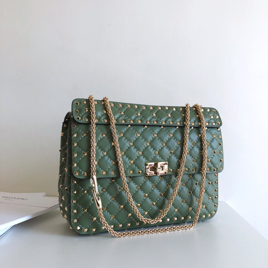 Valentino Garavani  Rockstud Spike Medium  Bag