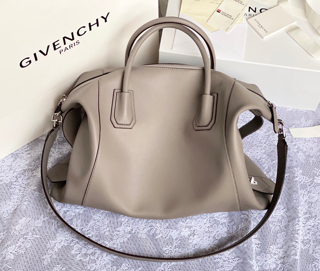 Givenchy Medium Antigona Soft Bag In Smooth Leather