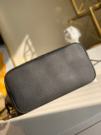 Louis Vuitton Neverfull MM Bag