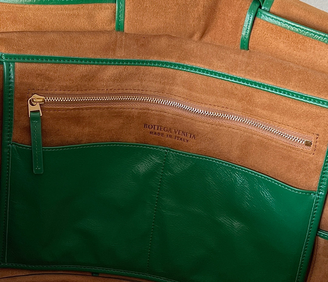 Bottega Veneta Arco Medium Bag