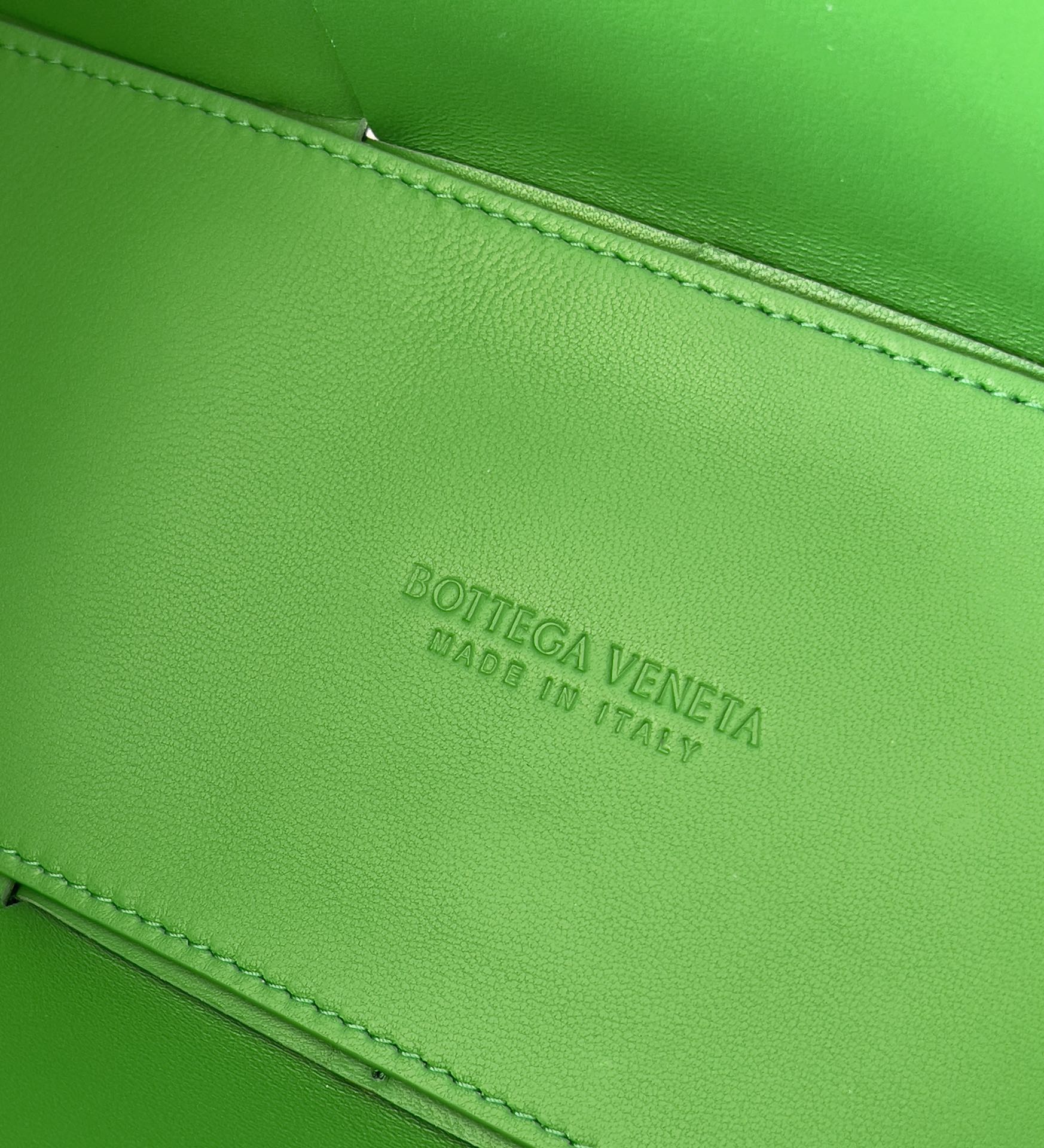 Bottega Veneta ARCO Tote Bag