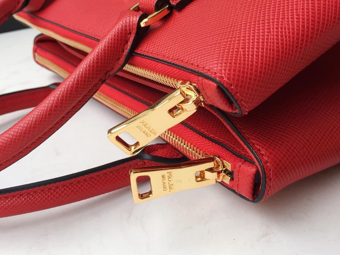 Prada Galleria Saffiano leather Medium  bag
