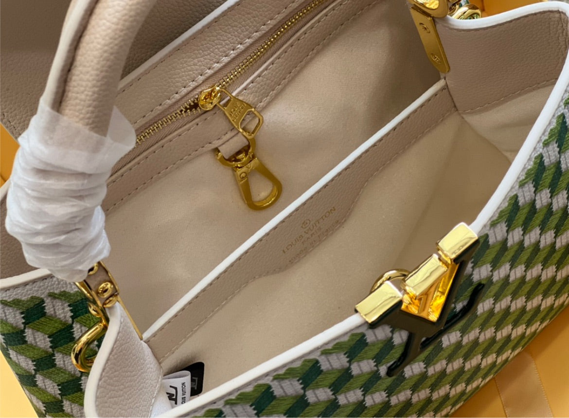 New Louis Vuitton woman handbag