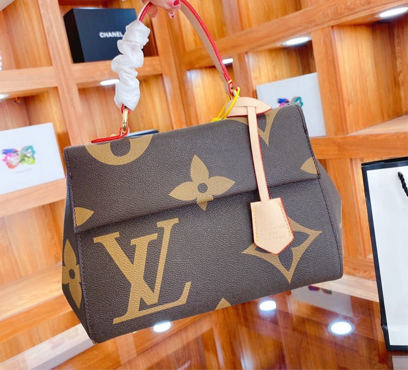 New Leather Brown Louis Vuitton handbag