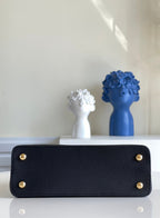 Louis Vuitton Capucines MM Bag