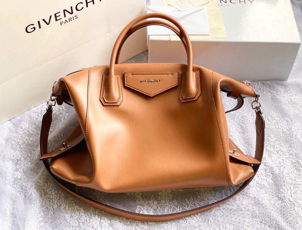 Givenchy Medium Antigona Soft Bag In Smooth Leather