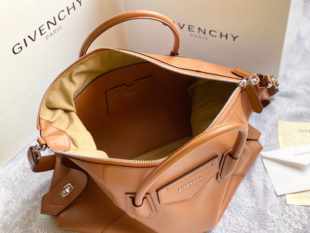 Givenchy Medium Antigona Soft Bag In Smooth Leather