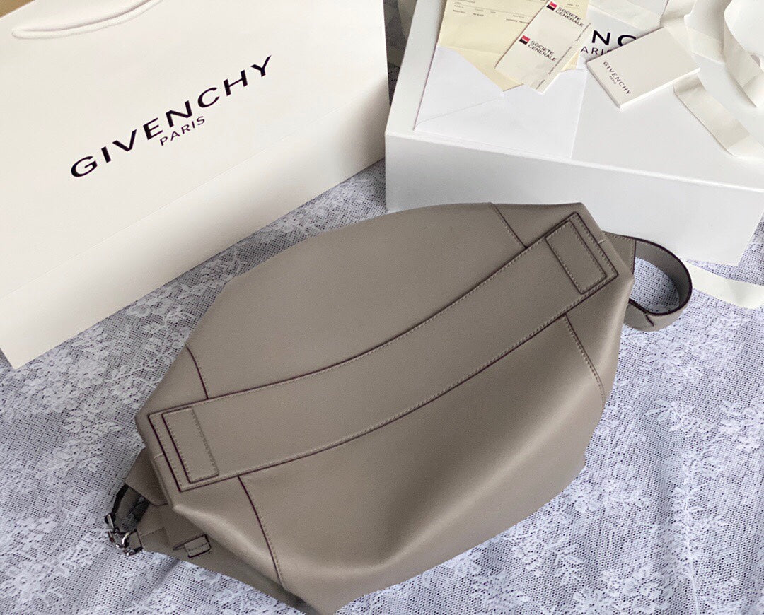 Givenchy Medium Antigona Soft Bag In Smooth Leather