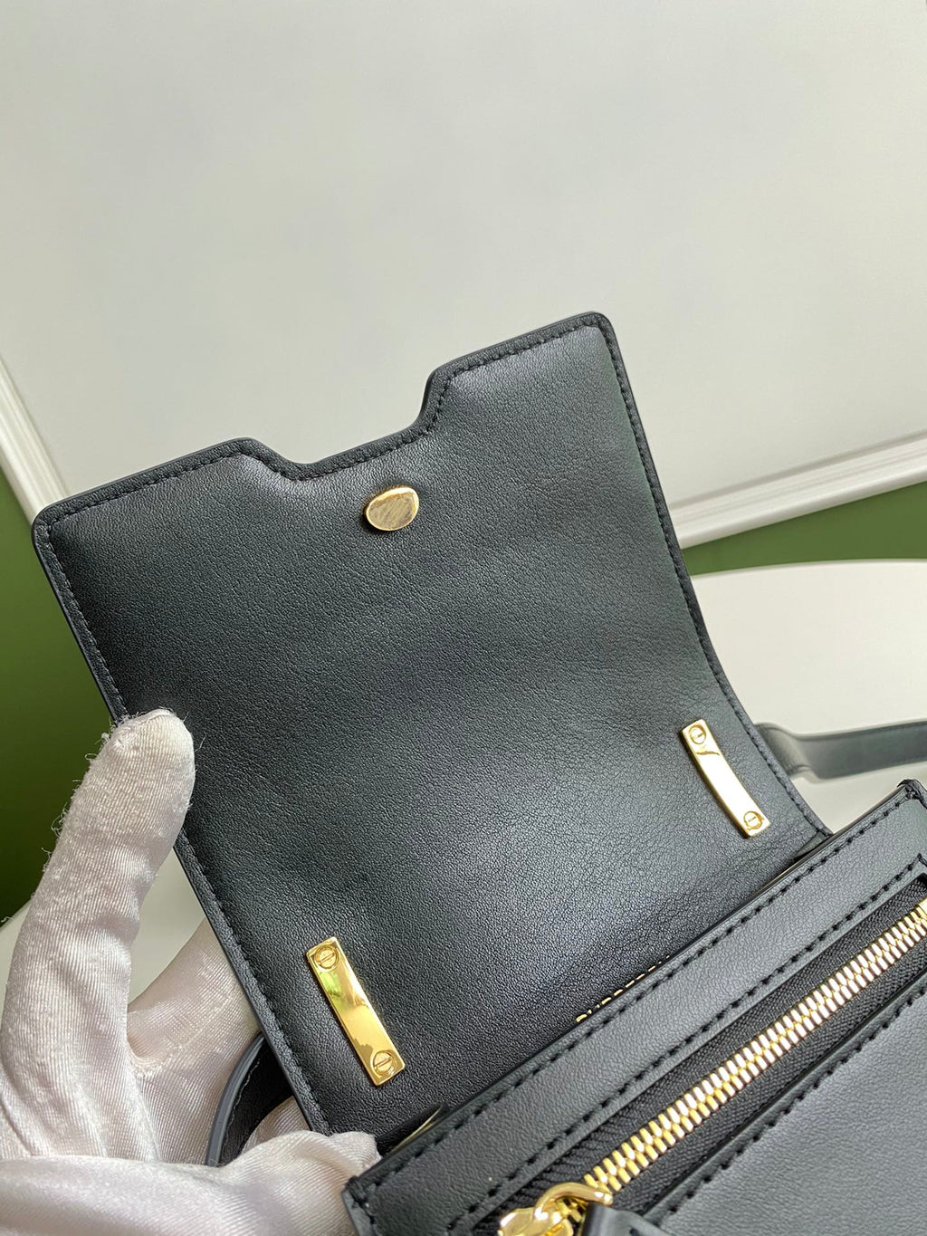 Burberry Robin Leather Bag