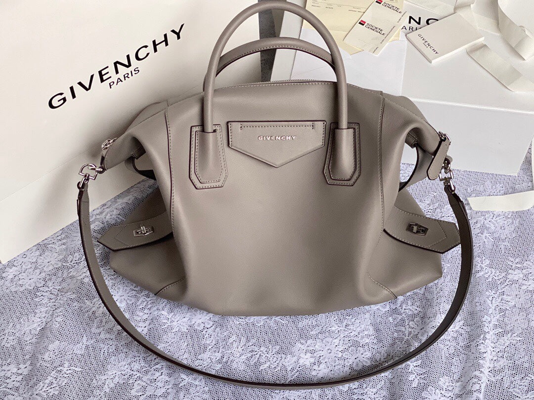 Givenchy Medium Antigona Soft Bag In Smooth Leather