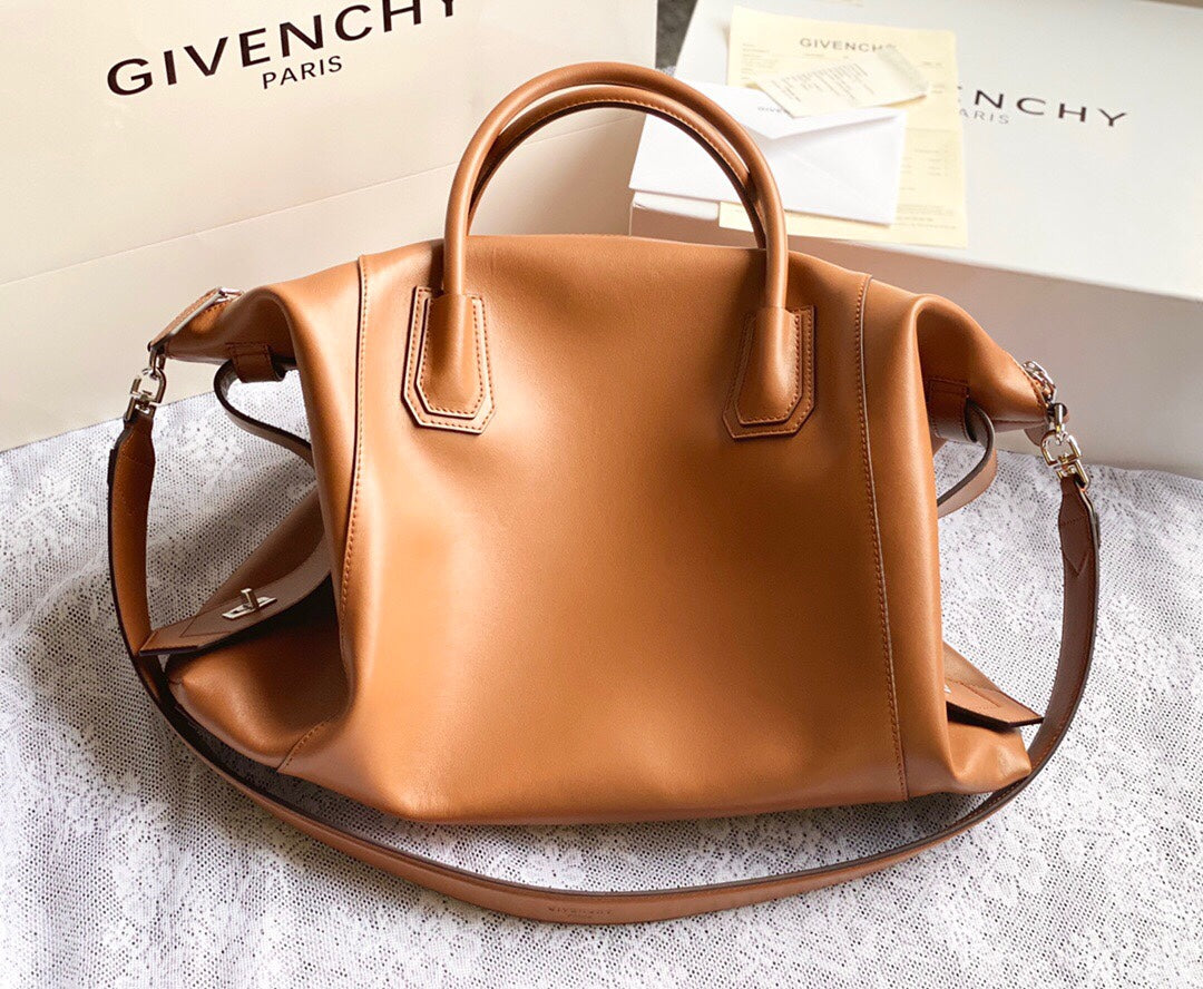 Givenchy Medium Antigona Soft Bag In Smooth Leather
