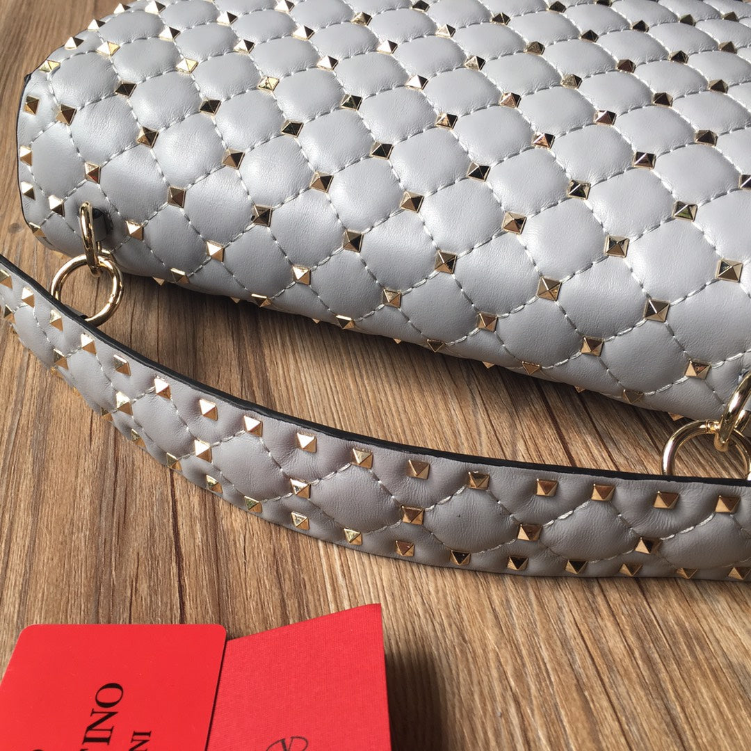 Valentino Garavani  Rockstud Spike Medium  Bag