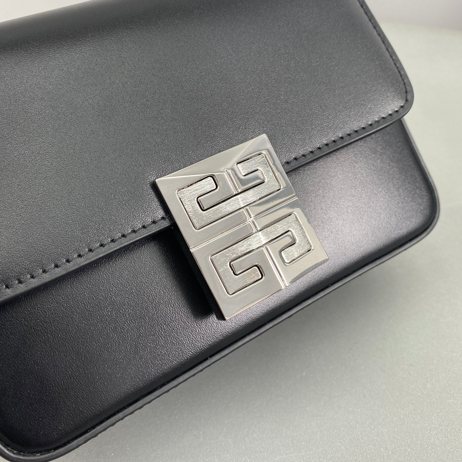 Givenchy Medium 4G Bag In box Leather