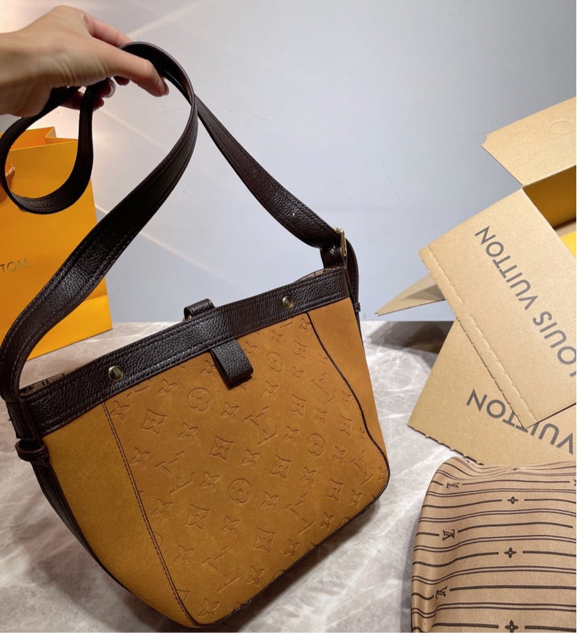 Woman LV Handbag