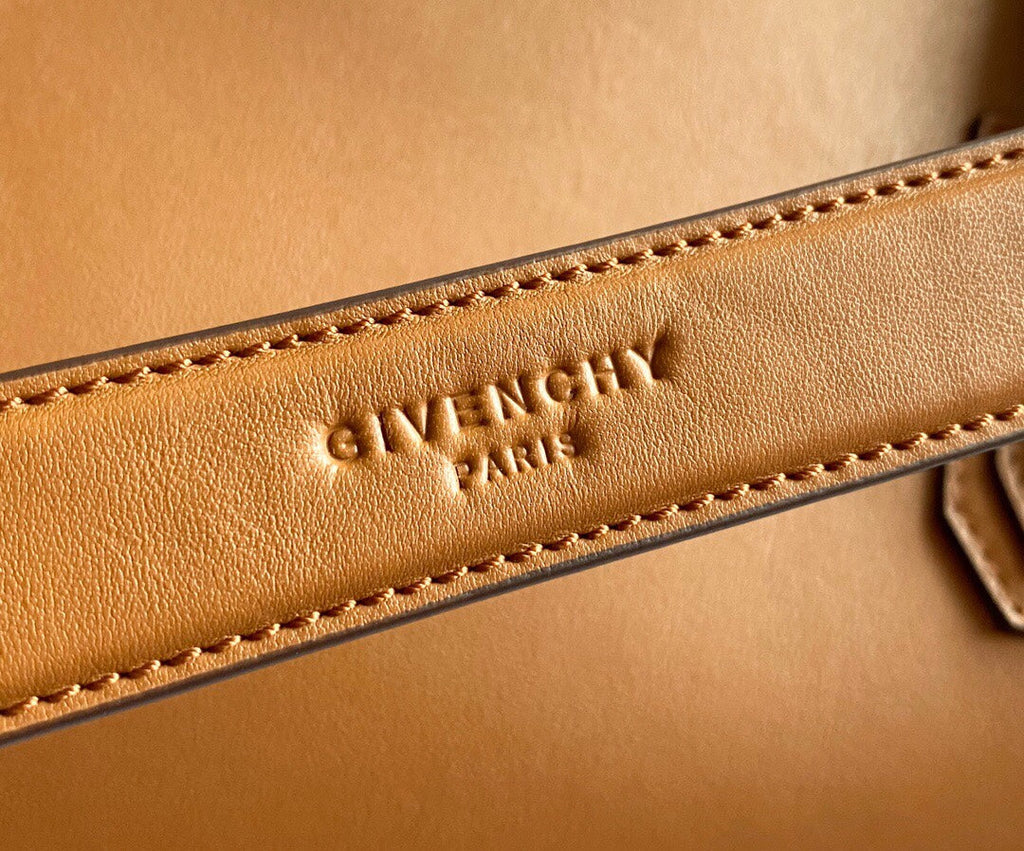 Givenchy Medium Antigona Soft Bag In Smooth Leather