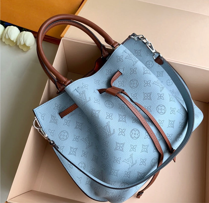 Louis Vuitton woman Handbag