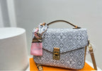 Woman LV shoulder handbag