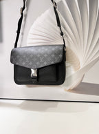Louis Vuitton Messengerama Bag