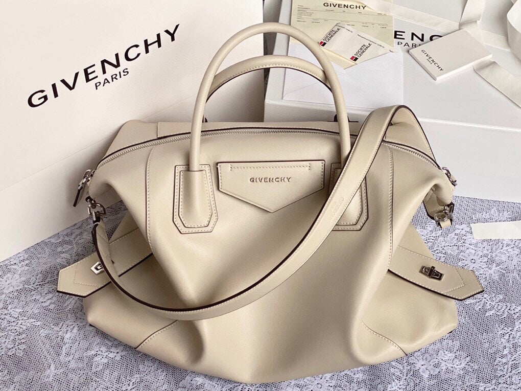 Givenchy Medium Antigona Soft Bag In Smooth Leather