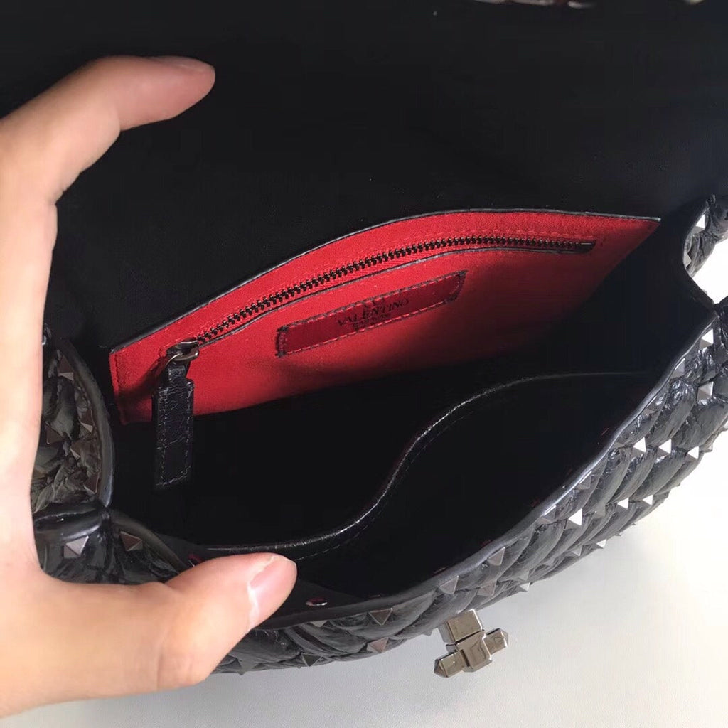 Valentino Garavani  Rockstud Spike Medium  Bag