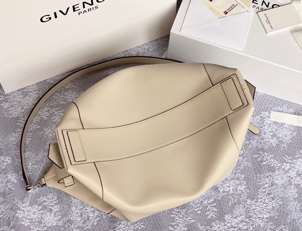 Givenchy Medium Antigona Soft Bag In Smooth Leather