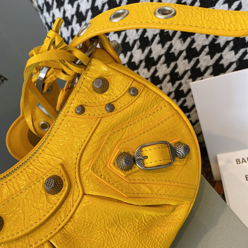 Balenciaga Le Cagole XS Bag