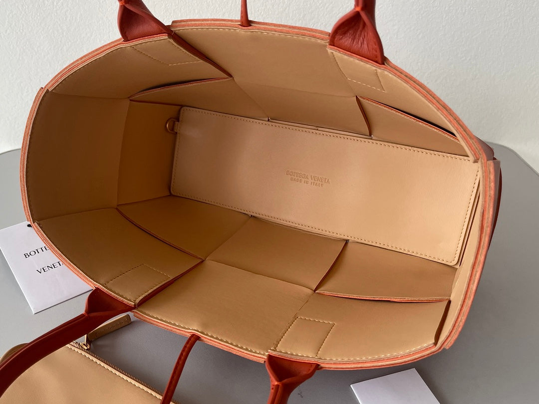Bottega Veneta ARCO Tote Bag
