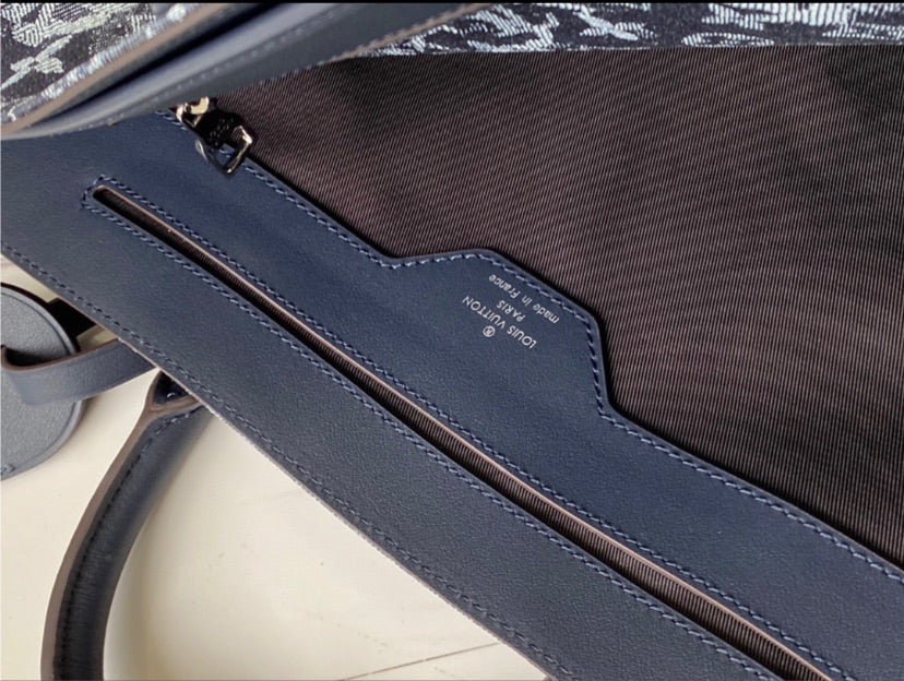 Large LV woman handbag