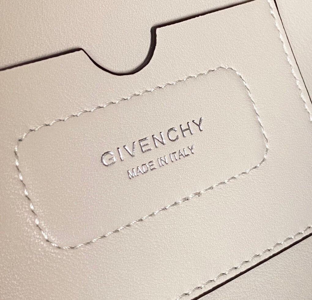Givenchy Medium Antigona Soft Bag In Smooth Leather